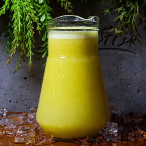 Jugo de maracuyá en jarra